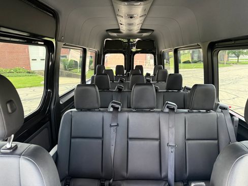Used 2024 Mercedes-Benz Sprinter 2500 image 20