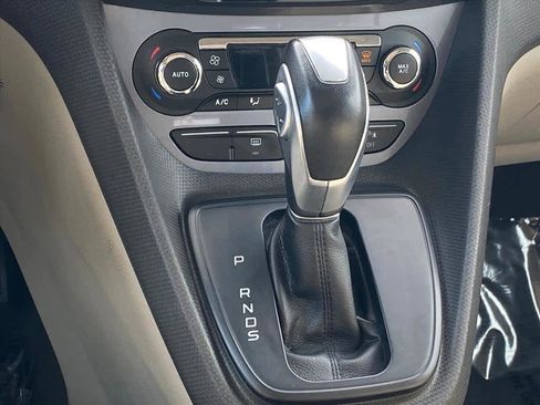 Used 2015 Ford Transit Connect Titanium image 9