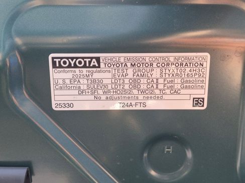 Certified 2025 Toyota 4Runner TRD Off-Road Premium AWD/4WD image 24