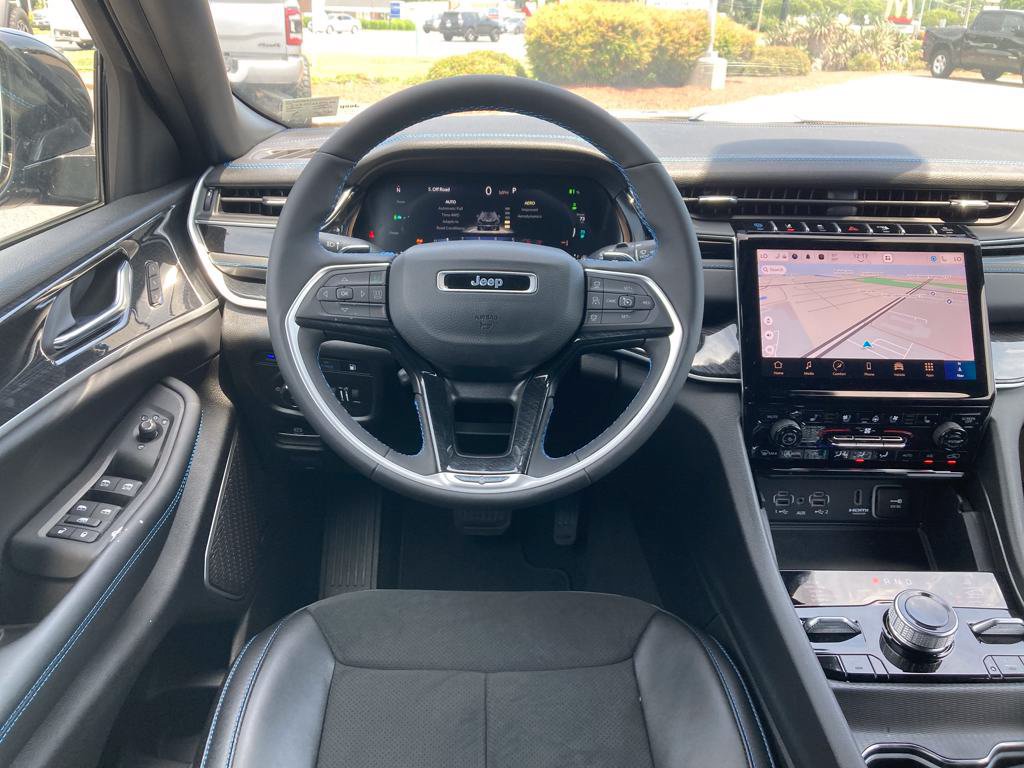 New 2024 Jeep Grand Cherokee Trailhawk w/ Luxury Tech Group III AWD/4WD image 14