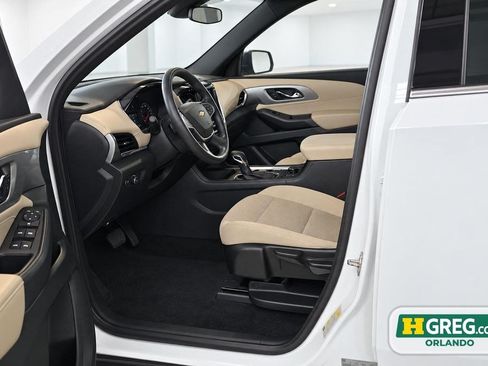 Used 2022 Chevrolet Traverse LS FWD image 10