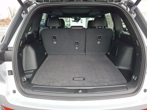 New 2025 Jeep Grand Cherokee Limited w/ Black Appearance Package image 15