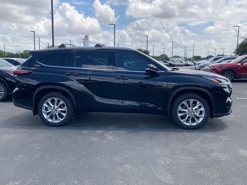 New 2026 Toyota Highlander Limited AWD/4WD image 4