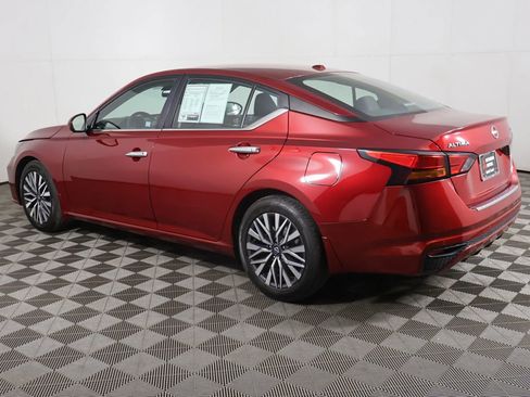 Used 2023 Nissan Altima 2.5 SV FWD image 10