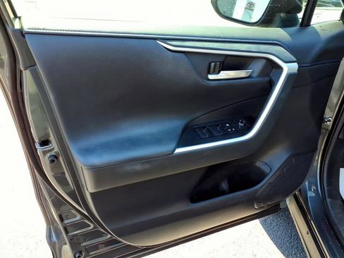 Used 2021 Toyota RAV4 XSE w/ XSE Grade Weather Package AWD/4WD image 18