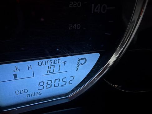 Used 2014 Toyota Corolla LE FWD image 9
