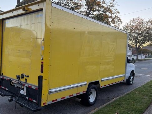 Used 2024 Ford E-350 and Econoline 350 Super Duty w/ Driver's Safety Package image 5