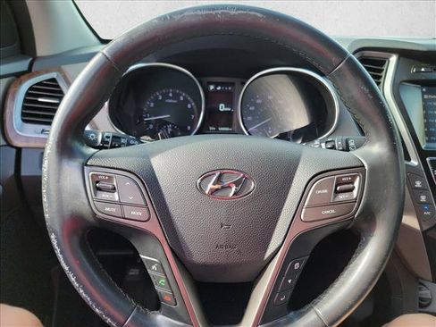 Used 2017 Hyundai Santa Fe Limited FWD image 16
