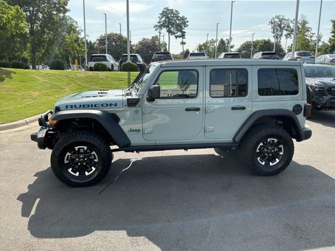 Used 2024 Jeep Wrangler Unlimited Rubicon 4xe w/ Capability Package AWD/4WD image 6