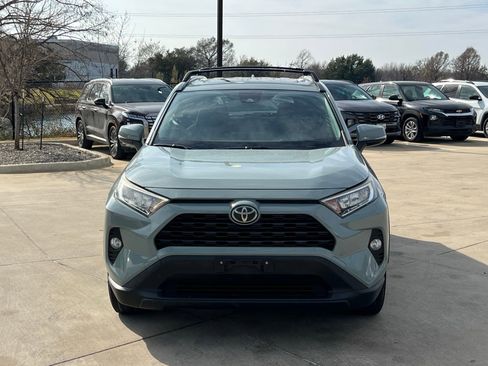 Used 2019 Toyota RAV4 XLE image 2