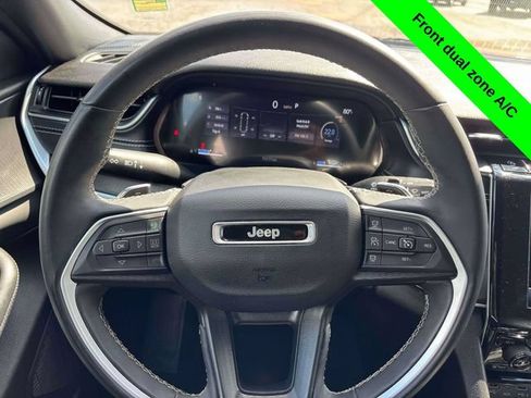Used 2024 Jeep Grand Cherokee Altitude AWD/4WD image 28