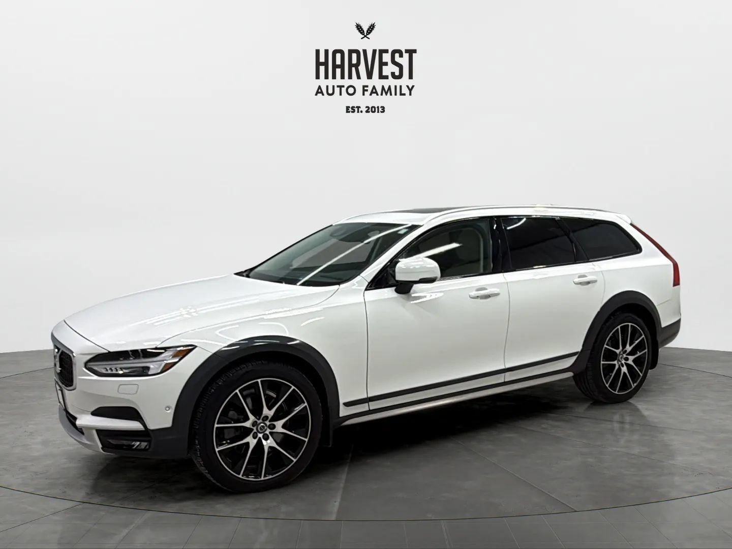Used 2018 Volvo V90 T6 Cross Country w/ Convenience Package AWD/4WD image 1