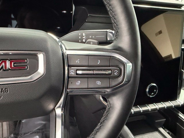 Used 2026 GMC Acadia Elevation w/ Elevation Premium Package FWD image 13