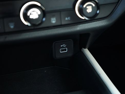 Certified 2024 Honda HR-V LX image 35