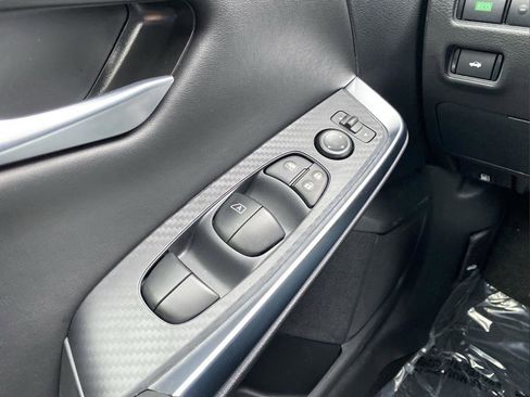 New 2025 Nissan Sentra SR w/ Lighting Package FWD image 24