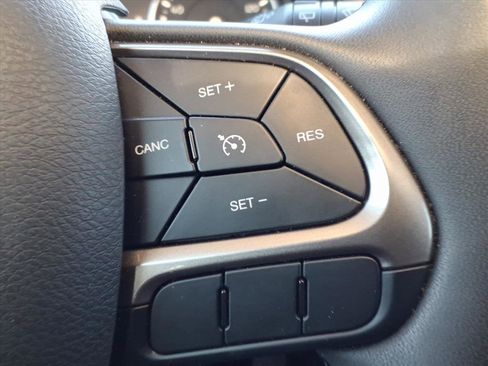 Used 2022 Jeep Renegade Latitude w/ Sun/Sound Group image 28