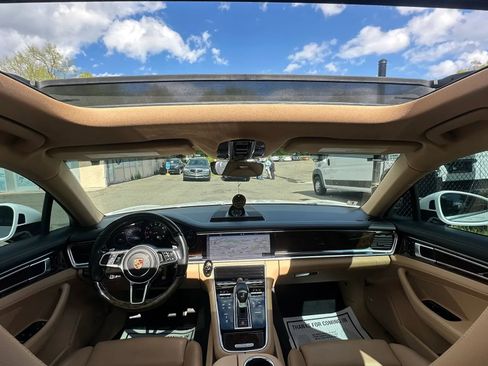 Used 2018 Porsche Panamera 4 AWD/4WD image 28