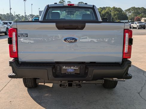 Used 2025 Ford F350 XL w/ 360-Degree Camera Package RWD image 8