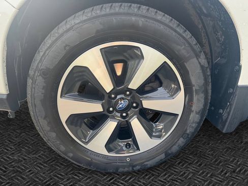 Used 2017 Subaru Forester 2.5i Premium AWD/4WD image 11