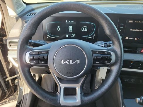 Used 2025 Kia Sportage LX image 21