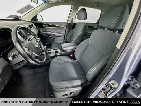 Used 2019 Kia Sorento S FWD image 20