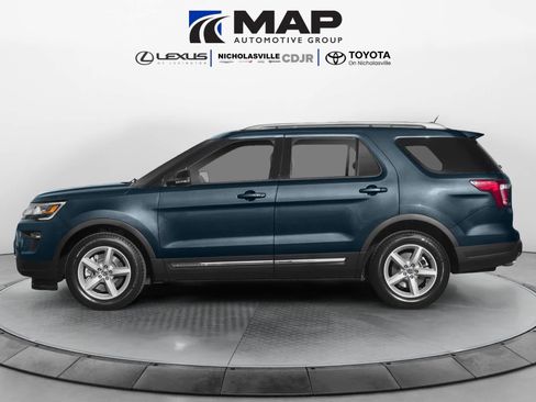Used 2019 Ford Explorer XLT w/ Equipment Group 201A AWD/4WD image 3