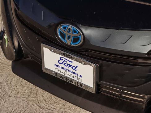 Used 2022 Toyota Prius Prime XLE FWD image 8