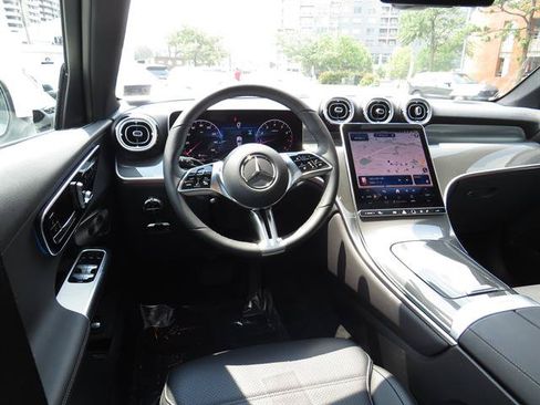 Used 2026 Mercedes-Benz GLC 300 4MATIC image 10