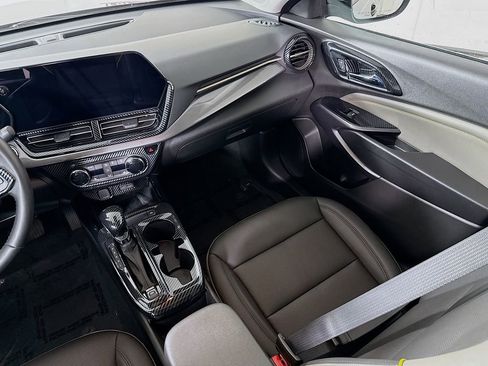 Used 2024 Chevrolet Trax ACTIV w/ Sunroof Package image 25