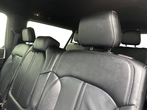 Used 2024 Jeep Wagoneer L Series II RWD image 34