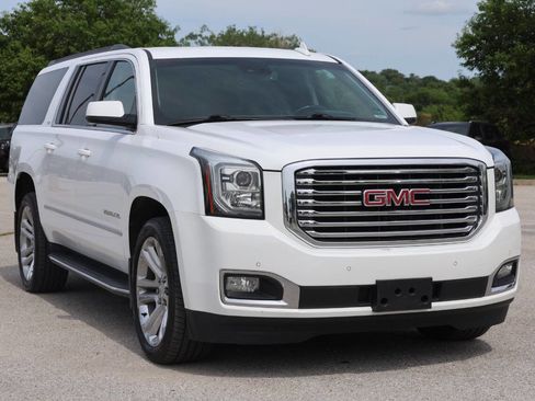 Used 2018 GMC Yukon XL SLT w/ Premium Edition image 4