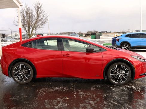 Used 2024 Toyota Prius XLE image 4