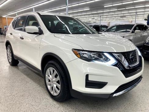 Used 2020 Nissan Rogue S image 3