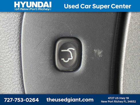 Used 2015 Jeep Cherokee Limited w/ Luxury Group FWD image 13