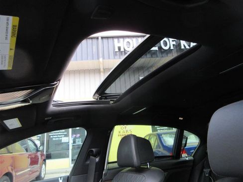 Used 2018 BMW 750i xDrive image 23