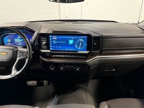 Used 2023 Chevrolet Silverado 1500 LT image 18