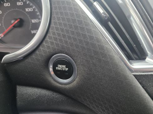 Used 2017 Chevrolet Malibu LT image 17