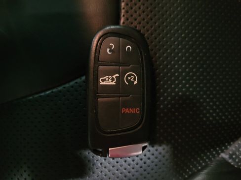 Used 2020 Jeep Cherokee Limited AWD/4WD image 32