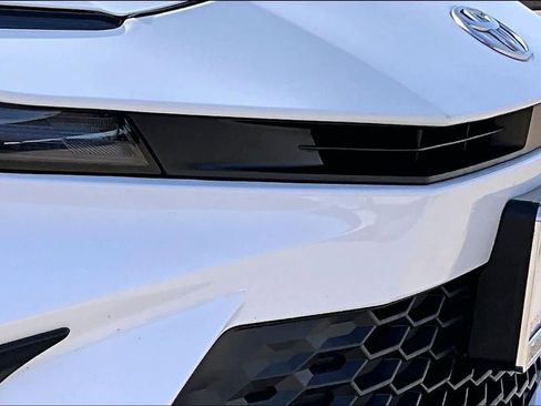 Used 2025 Toyota Camry SE image 28