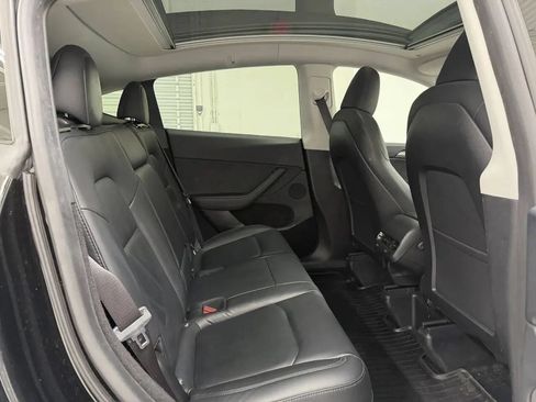 Used 2024 Tesla Model Y Long Range AWD/4WD image 28
