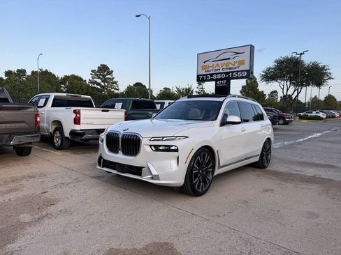 Used 2024 BMW X7 xDrive40i AWD/4WD image 47