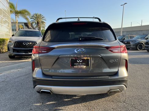 Certified 2025 INFINITI QX50 Luxe image 9