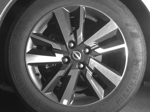 Used 2025 Nissan Versa SV FWD image 12