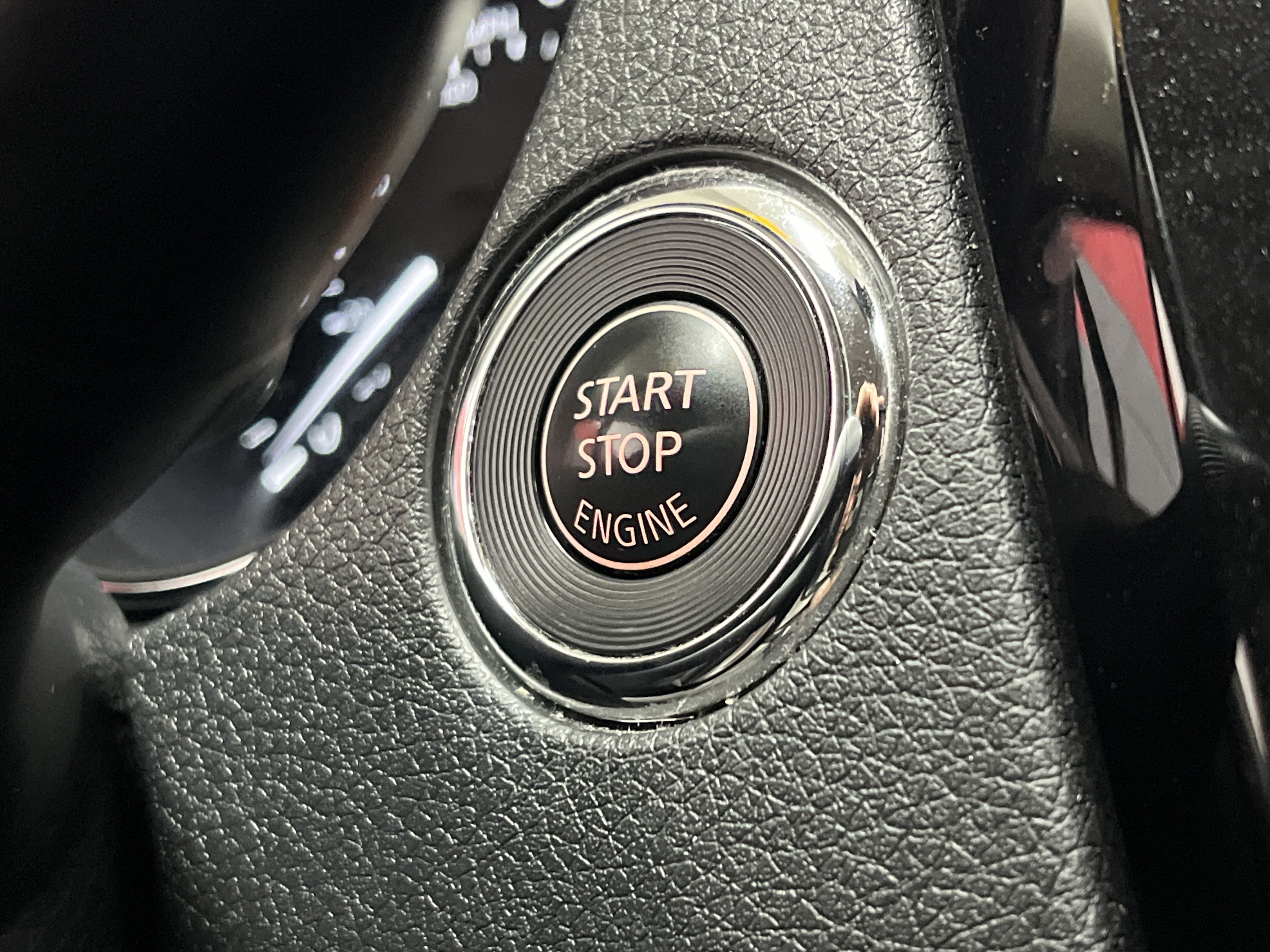 Used 2020 Nissan Rogue SV FWD image 11