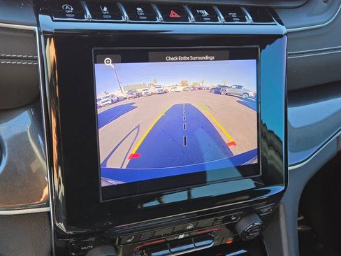 Used 2023 Jeep Grand Cherokee L Laredo image 23