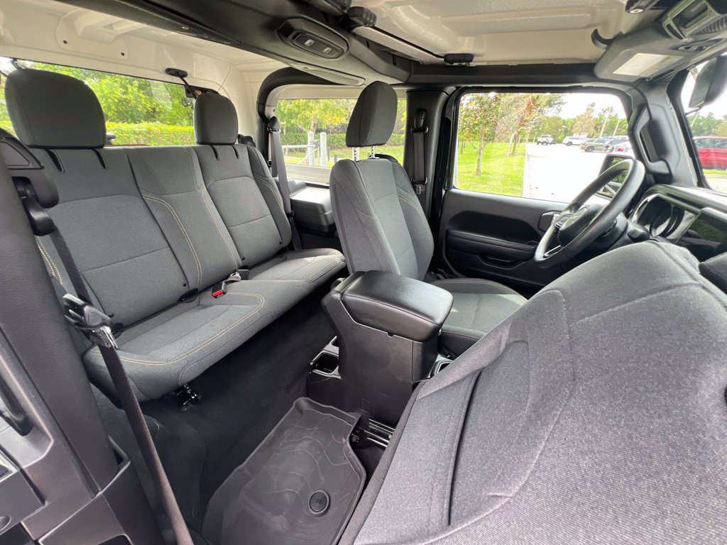Used 2025 Jeep Wrangler Sport AWD/4WD image 23