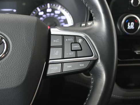 Used 2020 Toyota Highlander LE AWD/4WD image 36