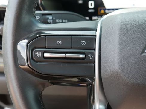 Used 2024 Chevrolet Colorado ZR2 w/ Technology Package AWD/4WD image 18
