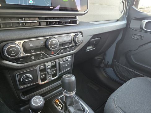 New 2026 Jeep Gladiator Sport AWD/4WD image 12