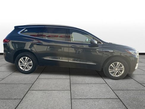 Used 2021 Buick Enclave Essence image 6